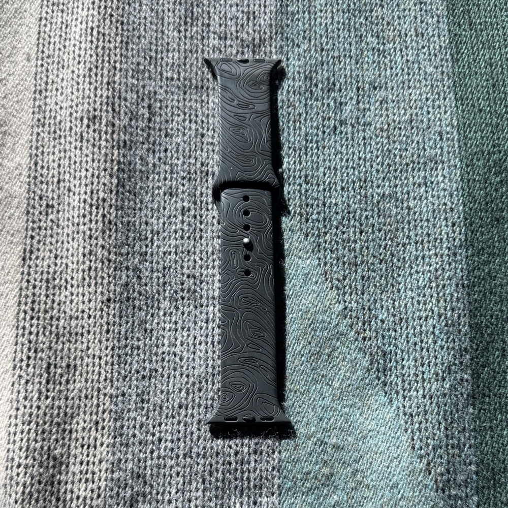 GROOVE - Apple Watch topographic design sport band - 44mm